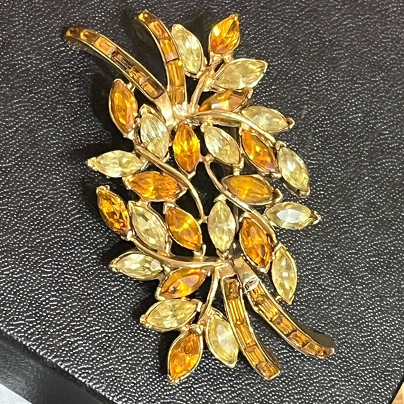 Vintage Coro Rhinestone Brooch - Picture 1 of 10